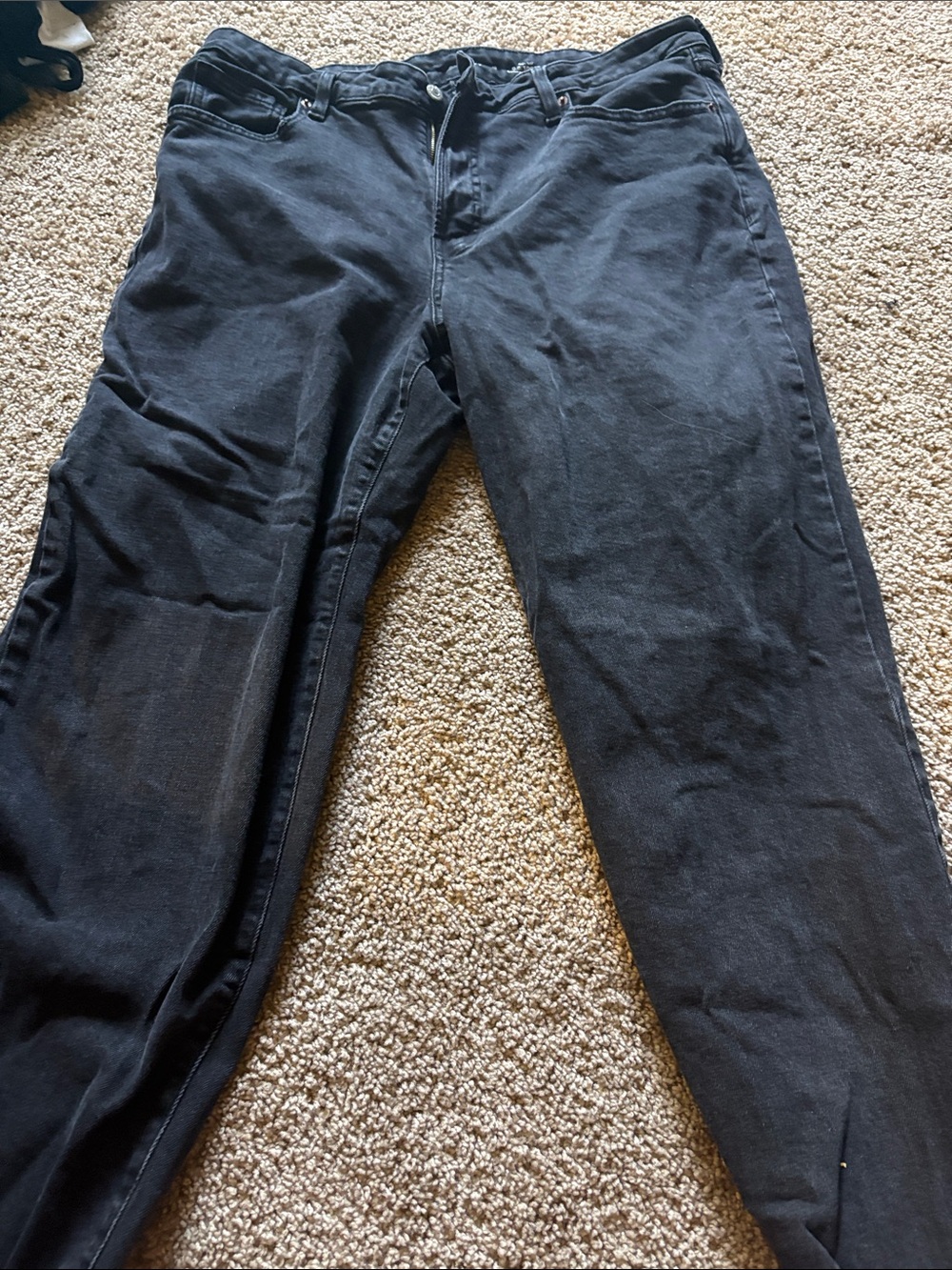 Old Navy Women's Straight Jeans in Black